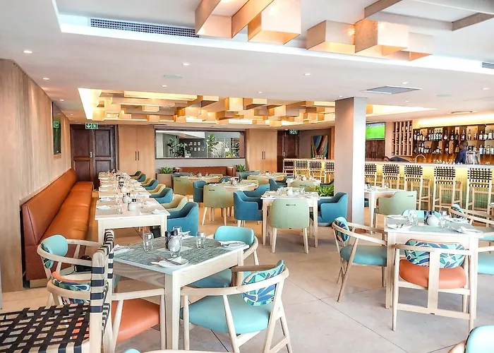 Lagoon Beach Hotel&Spa